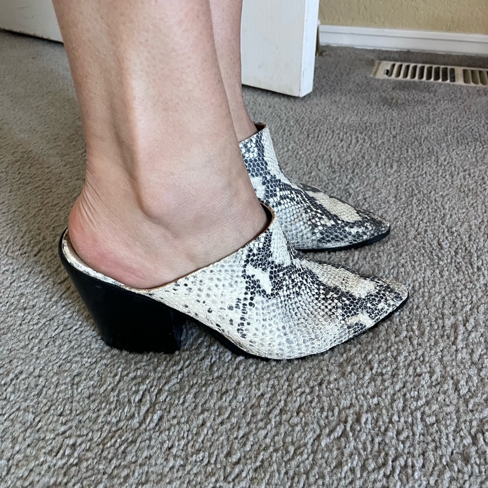 Steve Madden Reptile Mules -Size 9 - image 5